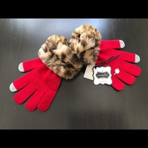 Fur-trimmed red mittens